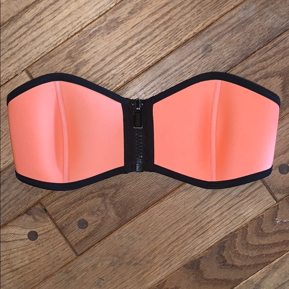Triangl strapless bikini top
